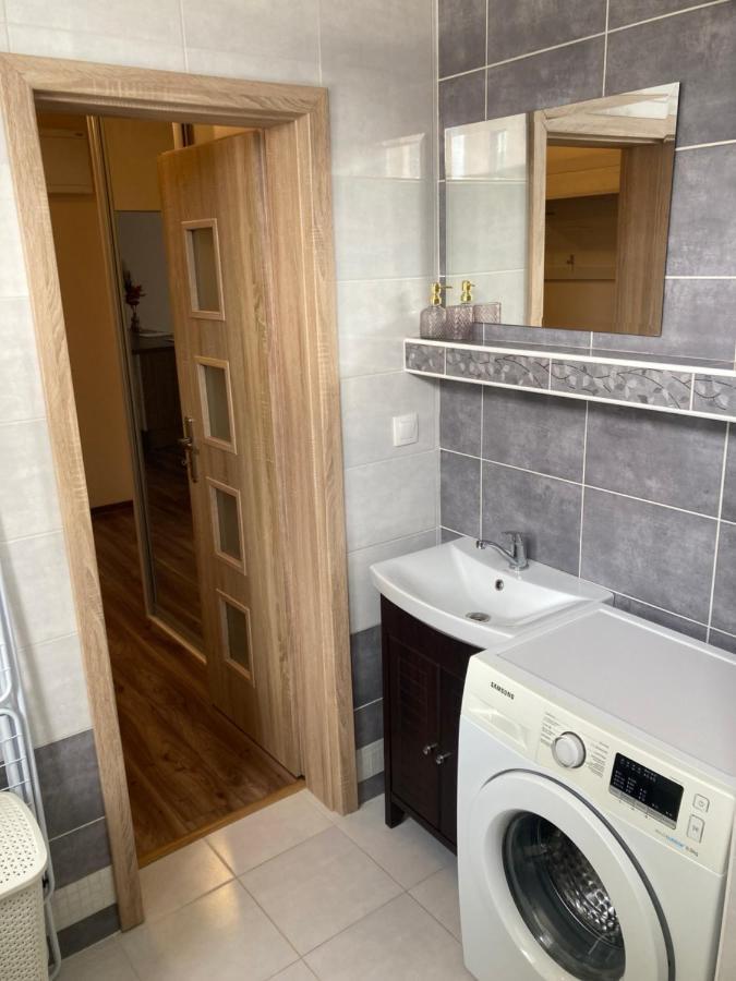 2 Rooms Apartment In 米哈洛夫采 外观 照片